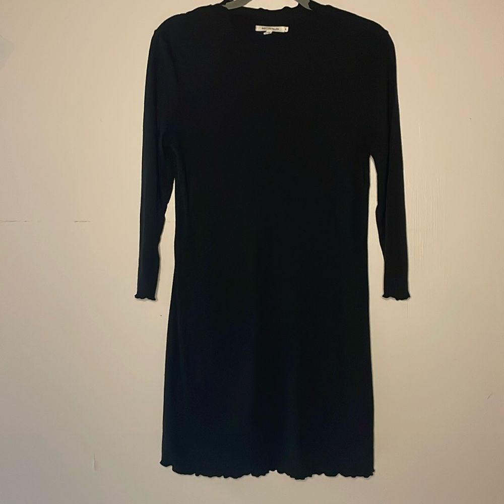 Avec Les Filles- Black 3/4 Length Sleeves Scalloped Hem Midi Dress- Size Large
